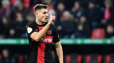 Fc Bayern Leihgabe Stanisic Hadert Mit Rolle Bei Bayer Leverkusen