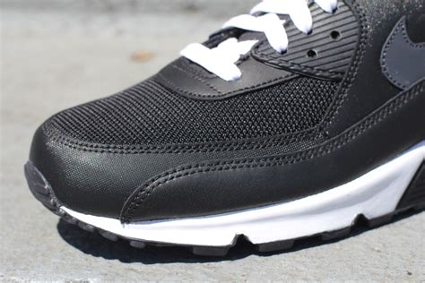 Nike Air Max 90 'Black/Anthracite-White' | SneakerFiles