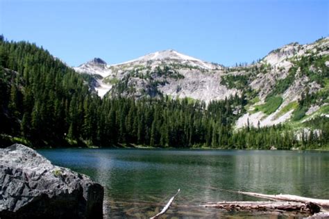 Rainbow Lake, North Washington Cascades - trailsnw.com