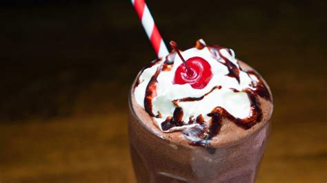 Copycat McDonald’s Chocolate Shake Recipe - Recipes.net