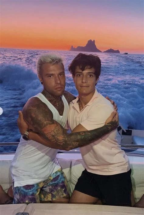 Luis Sal Arriva La Replica Della Mamma Di Fedez