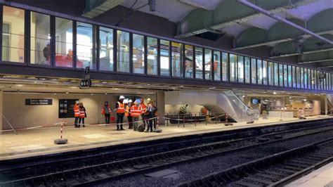 Paris La Gare Rer Saint Michel Notre Dame Va Enfin Rouvrir Apr S Huit