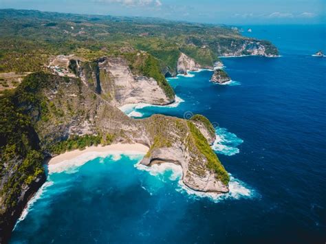 Überraschender Kelingking Strand Auf Insel Nusa Penida