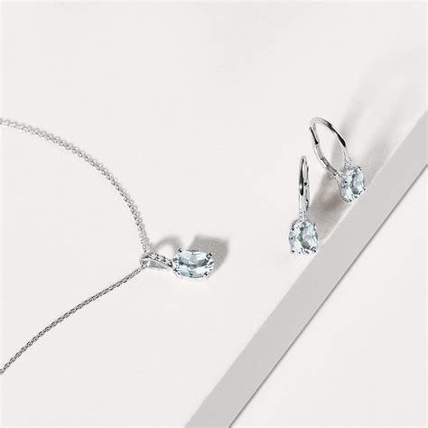 Diamond and Aquamarine Necklace in White Gold | KLENOTA