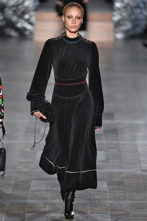 Платья осень-зима тенденции 2017-2018 года. Уличный стиль зима 2017 ...