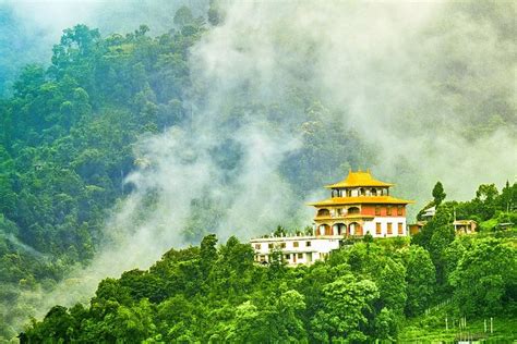 THE MYSTIC HIMALAYAS - Gangtok Darjeeling 5N6D (Sikkim Darjeeling ...