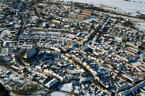 Altentreptow aus der Vogelperspektive Winterluftbild Kirchengebäude St