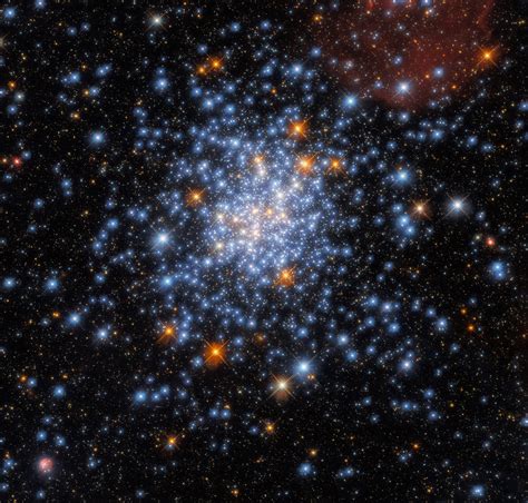 Hubble Observes Open Cluster NGC 330 Sci News