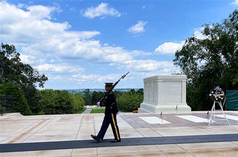 Why You Should Visit Arlington National Cemetery ⋆ Middle Journey