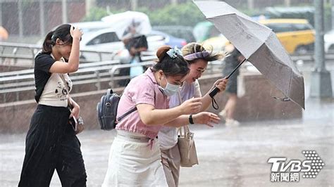 卡努接棒！將跨中颱「恐觸北台」再增強 一圖懂雨勢最猛時間 Tvbs Line Today