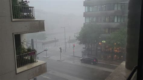 Les Images Impressionnantes De L Orage Qui A Touch La Ville De Lyon