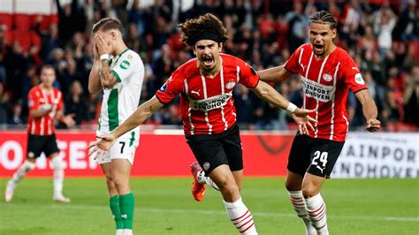 Psv Blijft Foutloos In De Eredivisie Na Doelpuntrijke Winst Op Fc