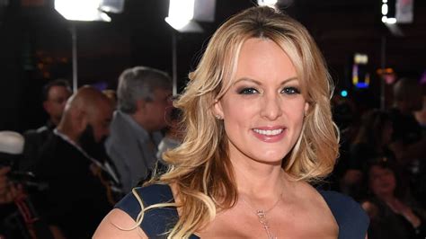 Stormy Daniels Succesvol Porno Zakenvrouw Die Het Trump Moeilijk Maakt