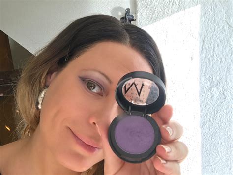 Gorgeous Lilac Smokey Eyes With Glitter And Nude Lips Makeup By Kili