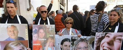 Strage Di Viareggio No Di Mattarella Al Corteo Non Posso Processo