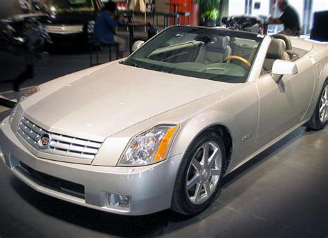 Cadillac Xlr Photos And Specs Photo Cadillac Xlr Concept And 26