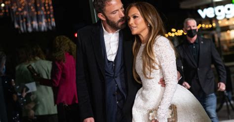 Jennifer Lopez și Ben Affleck s au logodit Actrița și a anunțat fanii