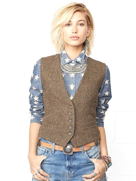 Take Part In Layer Look With Women Vests Put On A Knit Vest Over A Button Down T Shirt Or Unite