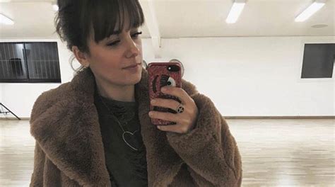 VOICI Alizée dévoile un adorable cliché de sa fille Vidéo Dailymotion