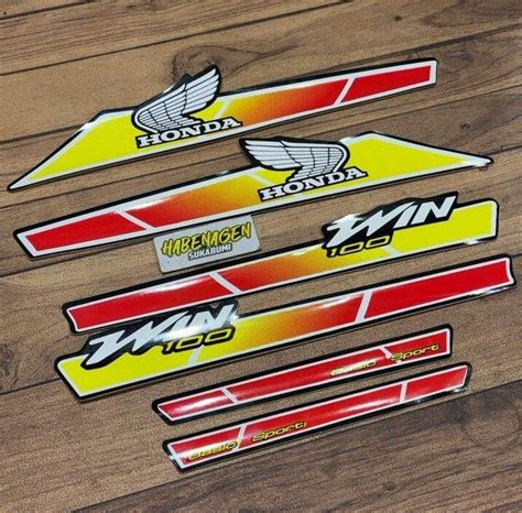 Striping Stiker Sticker Lis List Polet Decal Body Bodi Set Honda Win