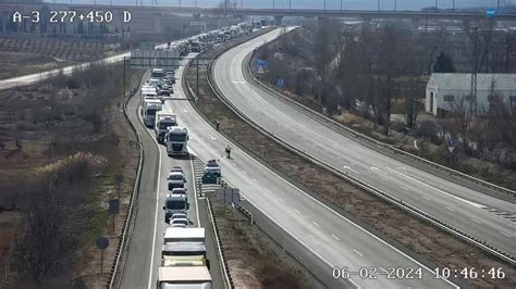 Tractoradas En La A Cv Y A Colapso En Las Carreteras