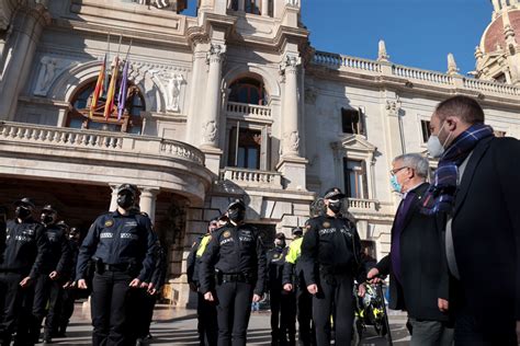 València incorpora 77 nuevos agentes y 20 motos a su Policía Local