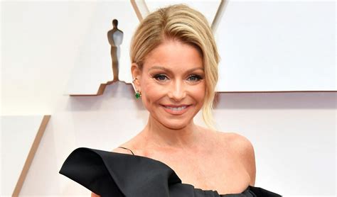 Kelly Ripa Looks Identical To Her Mom In Side By Side Photos