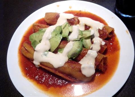 Tacos Dorados De Carne Deshebrada Recetas Mexicanas Comida Mexicana