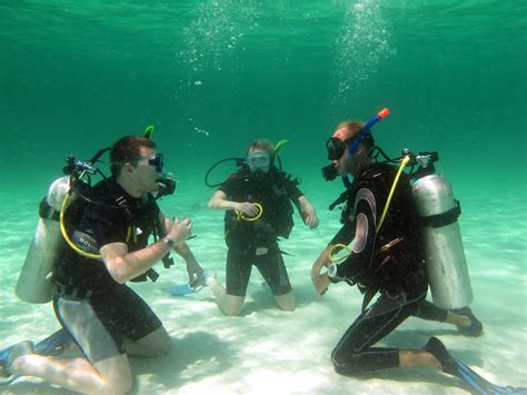 Ko Lipe Diving - Photo Gallery - PADI Scuba Diving courses