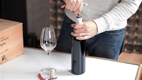 How To Open Wine With A Regular Corkscrew At Luis Brown Blog