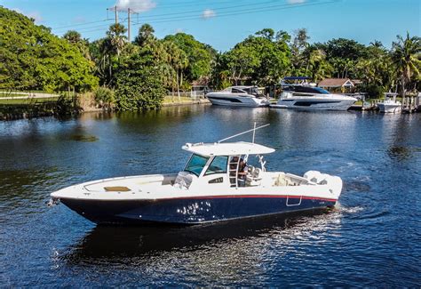 Used Boston Whaler Outrage In Florida Inautia