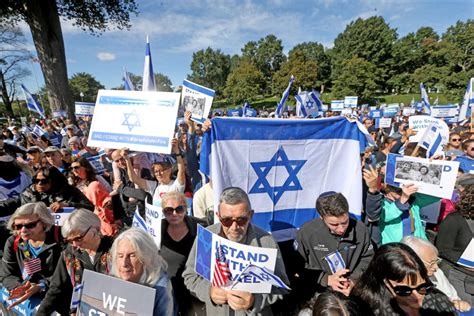 Crowd rallies on Boston Common in support of Israel after Hamas attack ...