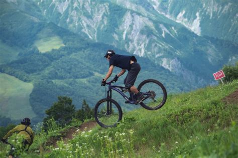 Mtbってなにが面白いの 滑り手たちのオフシーズンの過ごし方。＠白馬岩岳mtb Park スキー・スノーボード情報メディア Steep