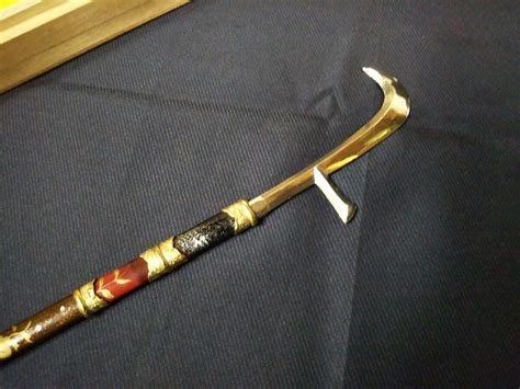 Japanese polearm similar to a billhook : r/ArmsandArmor