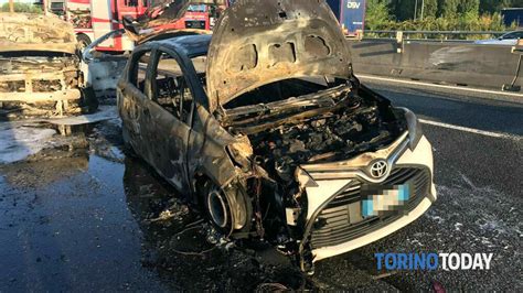 Incidente In Tangenziale A Stupinigi Auto Ribaltata Auto In Fiamme