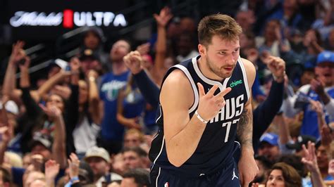 Watch Luka Doncic Hit Insane One Handed Banked Game Winning 3 Vs Nets