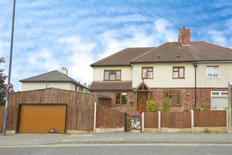 4 bedroom semi-detached house for sale in Willowcroft Road, Spondon