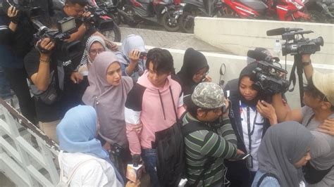 Fairuz A Rafiq Resmi Laporkan Galih Ginanjar Ke Polisi Kumparan