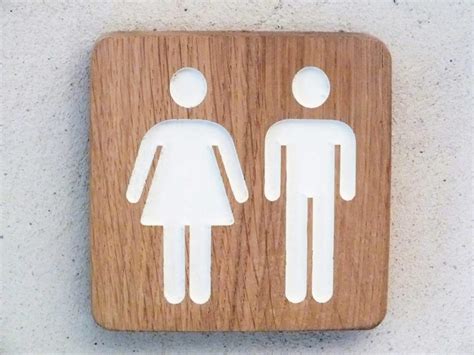 Panneau Toilettes En Bois Avec Logo Homme Et Femme