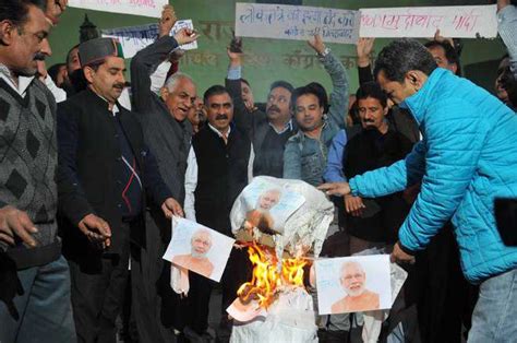 Rahuls Detention Congress Leaders Set Pms Effigy Ablaze The