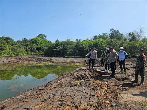 Hadapi Musim Kemarau Di Sungai Menang OKI Tim Gabungan Mulai Lakukan