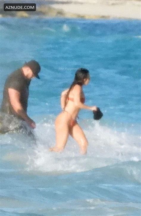 Kim Kardashian And Kourtney Showing Off Their Hot Curves In Turks And