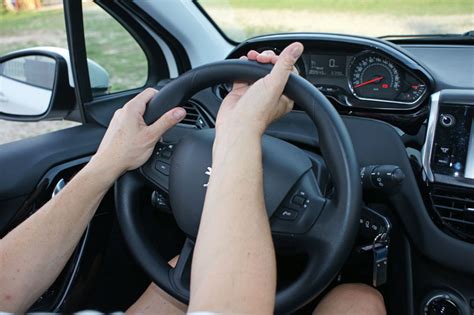 Man As Al Volante Que Afectan A Tu Seguridad En La Carretera