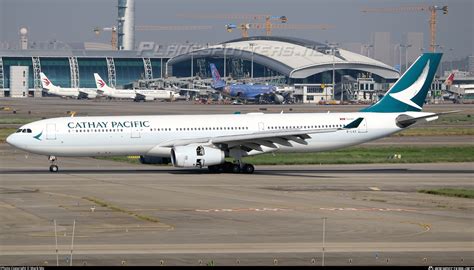 B Laz Cathay Pacific Airbus A Photo By Mark Mo Id