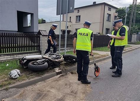 Wypadek w Rybniku Motocyklista roztrzaskał się na drodze Jest