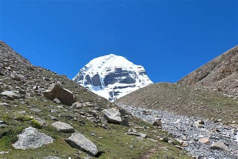 Kailash Manasarovar Visit Kailash Treks