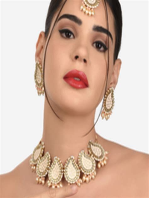 Buy Zaveri Pearls Gold Plated Peach Kundan Stone Studded Jewellery Set