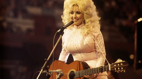 Aande Invites You To Spend Easter With Dolly Parton And Willie Nelson