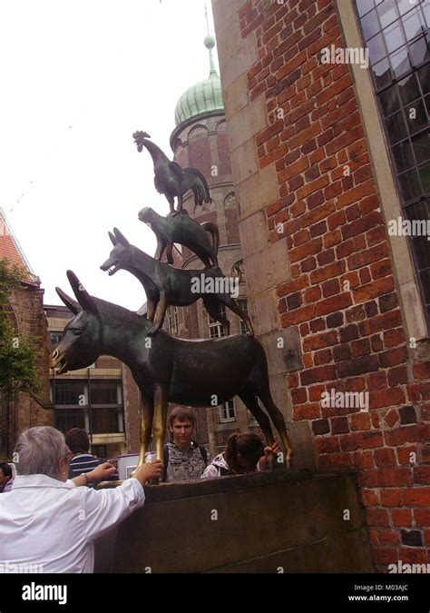 Bremen Bremer Stadtmusikanten Stock Photo - Alamy