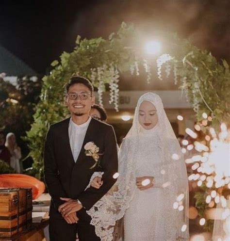 Baju Akad Nikah Simple Elegan Desain Baju Pengantin Pesta Dan Kondangan